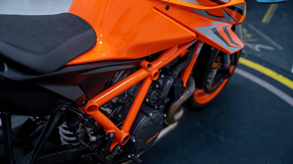 KTM 1290 Super Duke R (2022 - 23) (12)