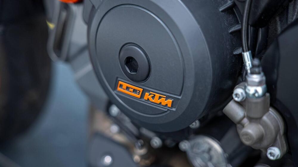 KTM 1290 Super Duke R (2022 - 23) (17)