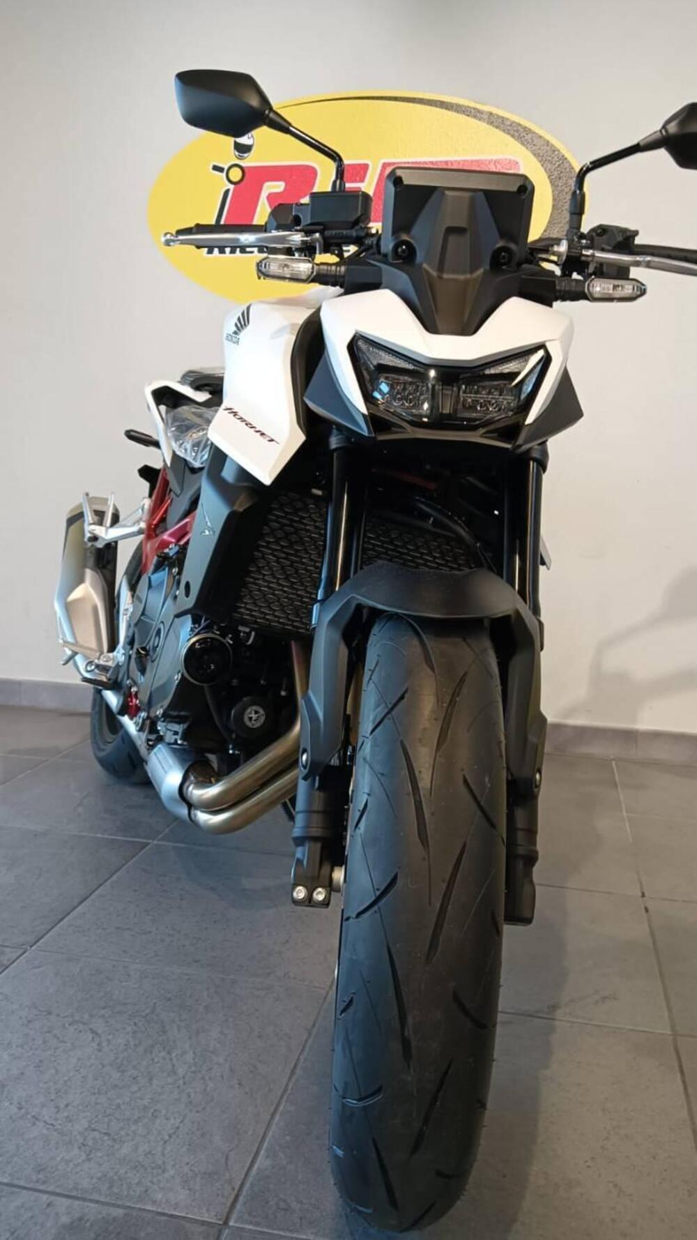 Honda CB 750 Hornet (2025) (4)