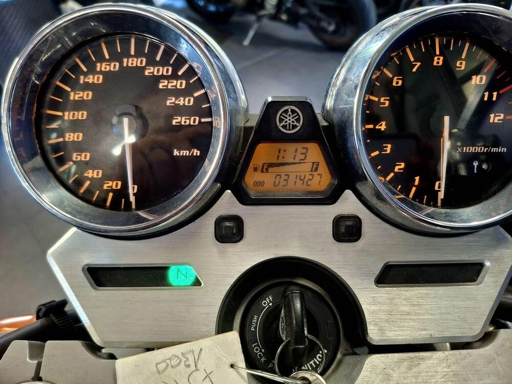 Yamaha XJR 1300 (2002 - 06) (2)