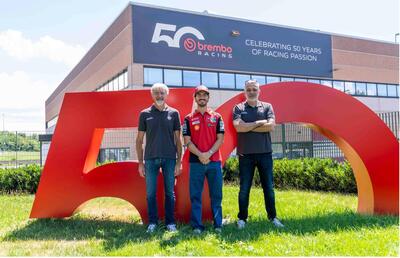 Pecco Bagnaia, Dall&rsquo;Igna e Mauro Grassilli in visita alla Brembo: un momento di confronto e passione [GALLERY]