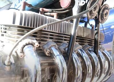 Special Kawasaki sette cilindri all'asta