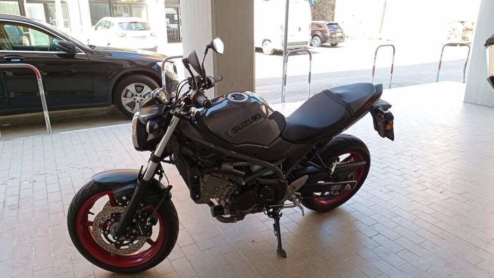 Suzuki SV650 (2021 - 24) (2)