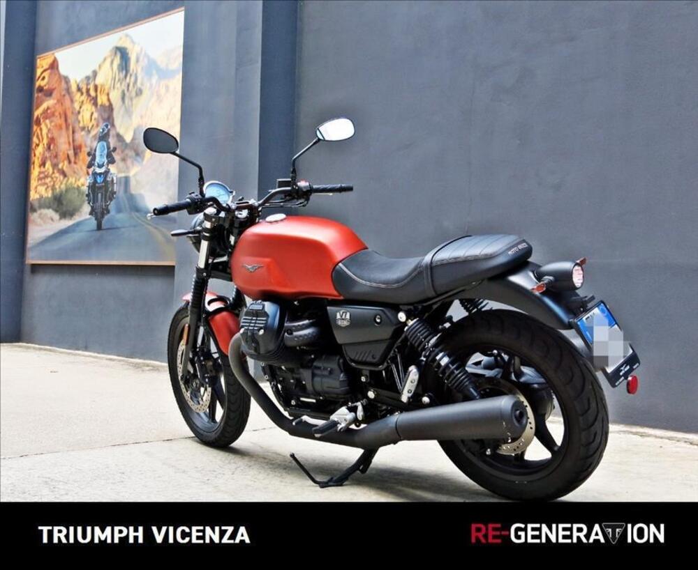 Moto Guzzi V7 III Stone (2017 - 20) (6)