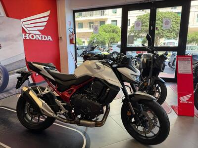 Honda CB 750 Hornet (2025) nuova