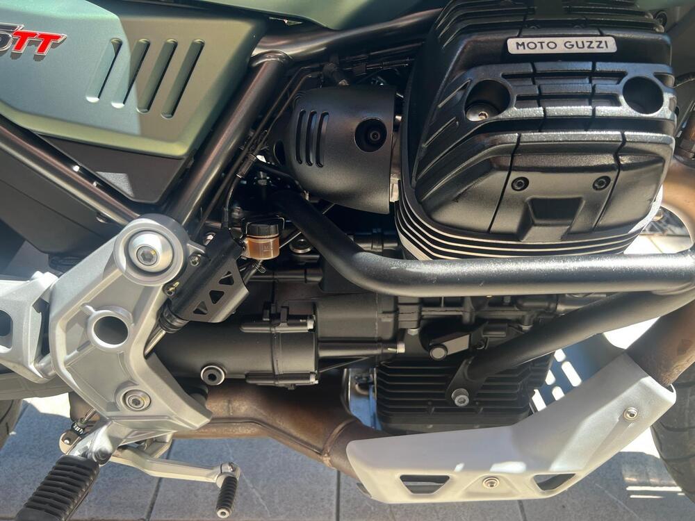 Moto Guzzi V85 TT (2021 - 23) (8)