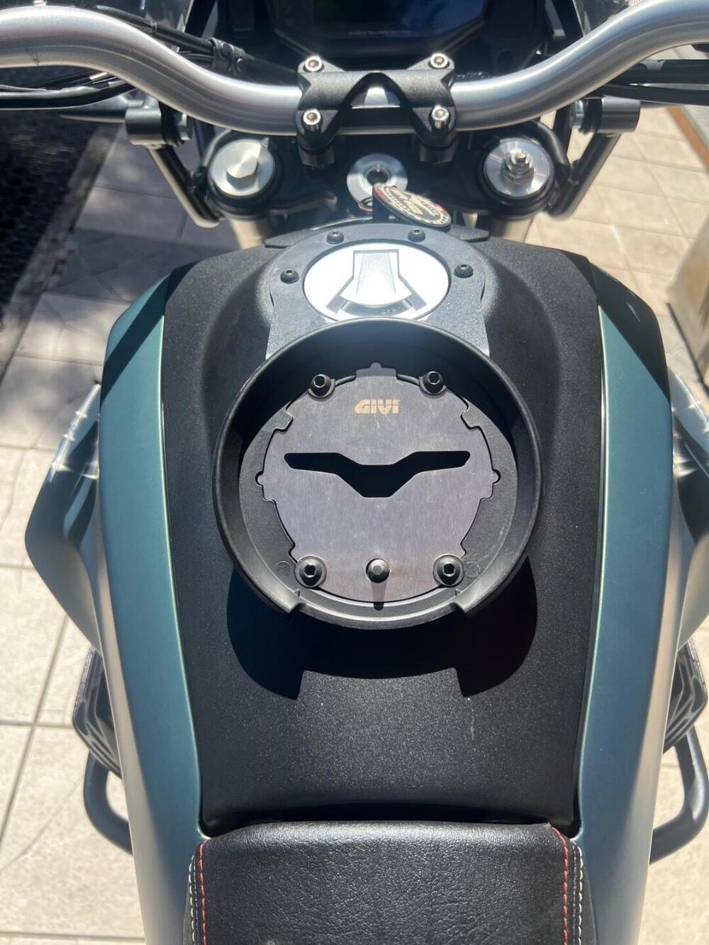 Moto Guzzi V85 TT (2021 - 23) (6)