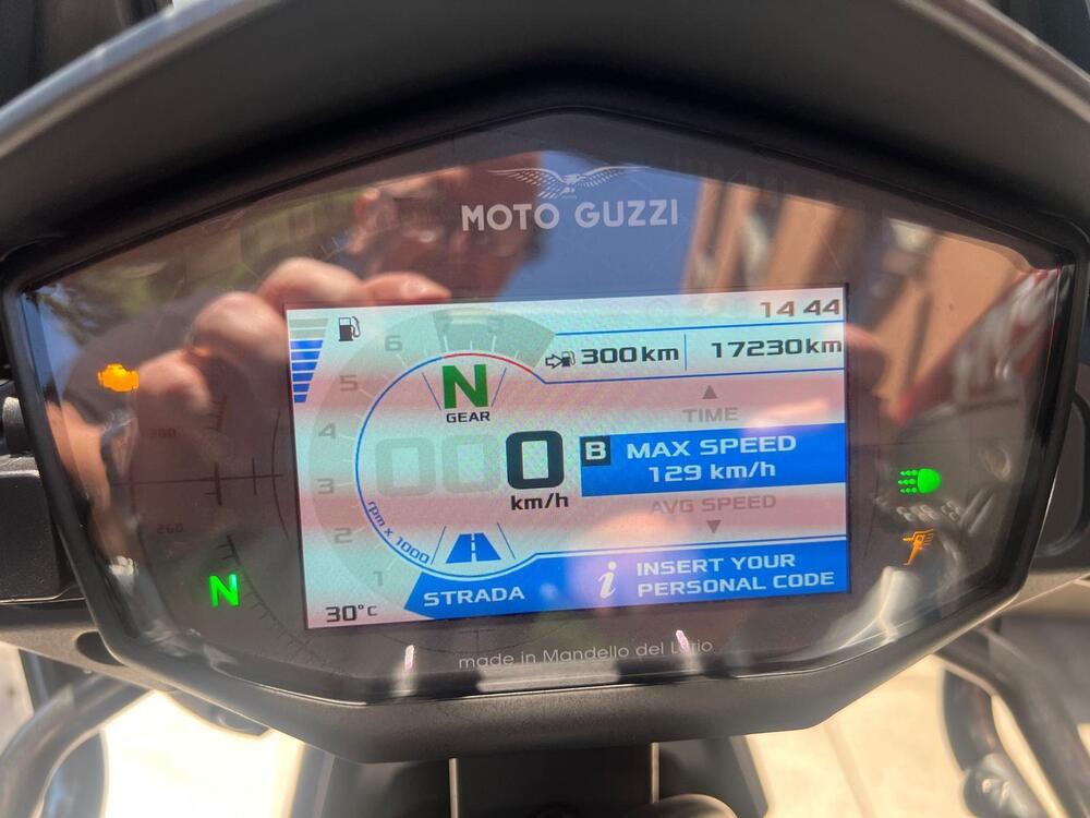 Moto Guzzi V85 TT (2021 - 23) (5)