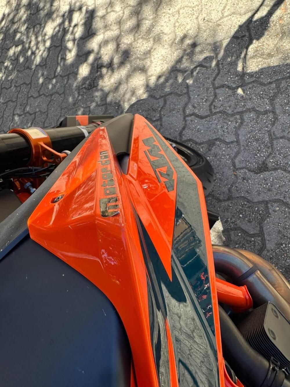 KTM 1290 Super Duke R (2021) (11)