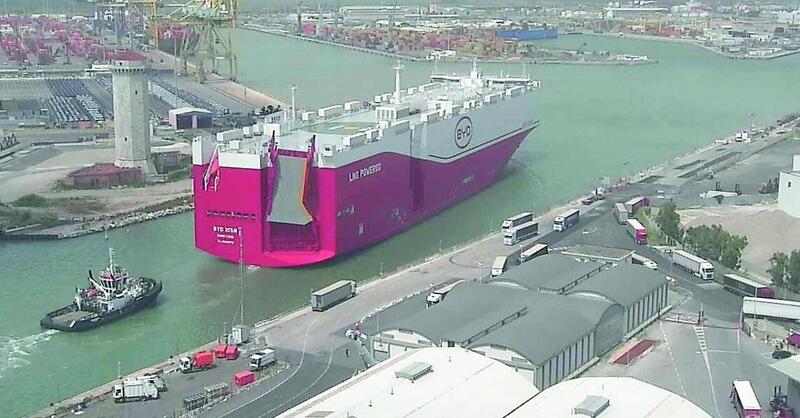Sbarco record a Livorno: BYD porta 2.350 auto elettriche e inaugura una nuova rotta del futuro