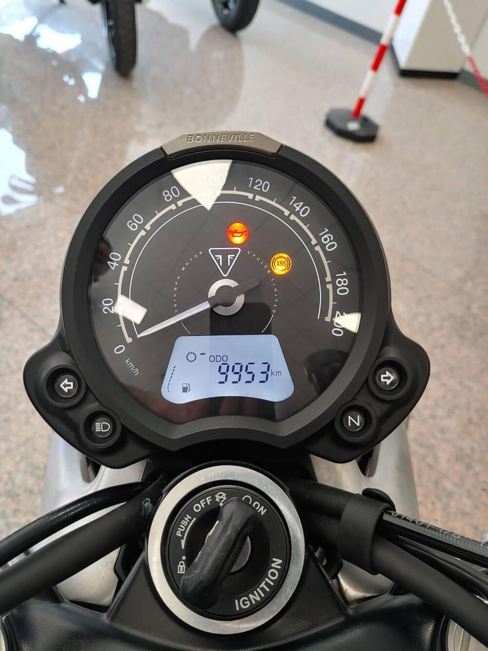 Triumph Street Twin 900 (2019 - 20) (3)