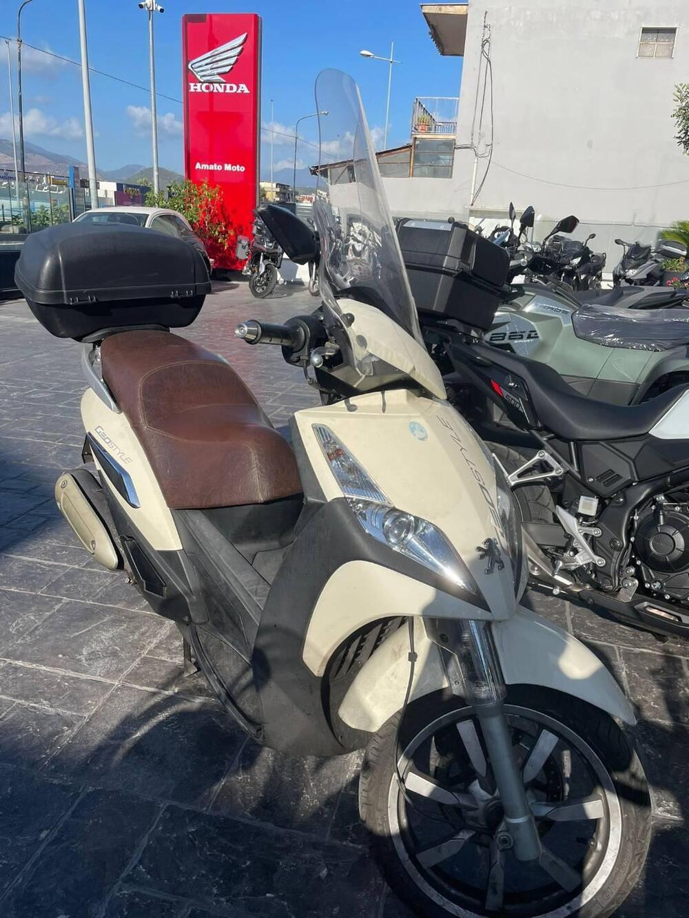 Peugeot Geopolis 300 (2010 - 13) (7)