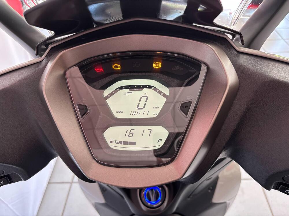 Kymco Agility 300i (2021 - 25) (3)