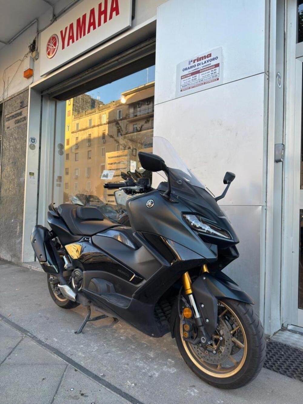 Yamaha T-Max 560 Tech Max (2022 - 24) (2)