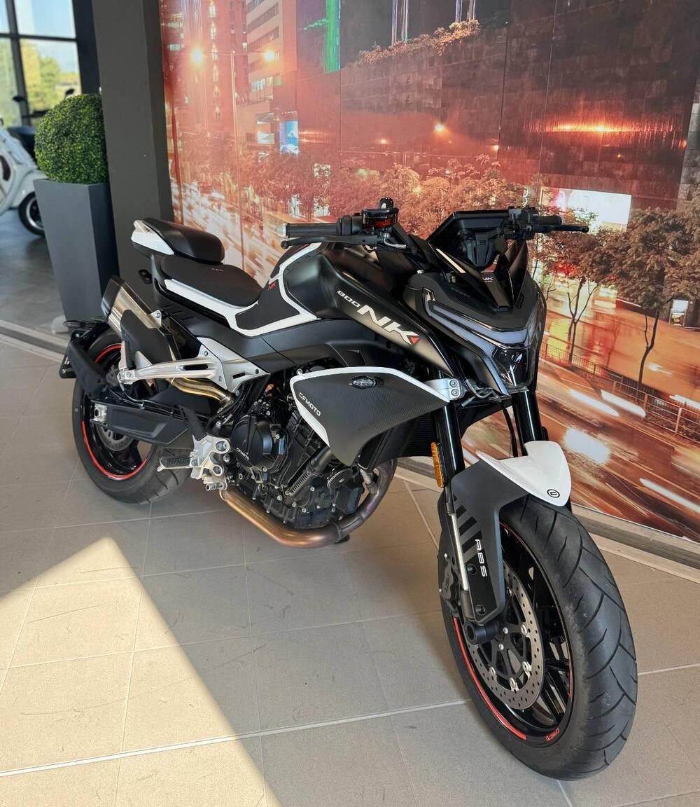 CFMOTO 800NK Advanced (2023 - 26) (2)