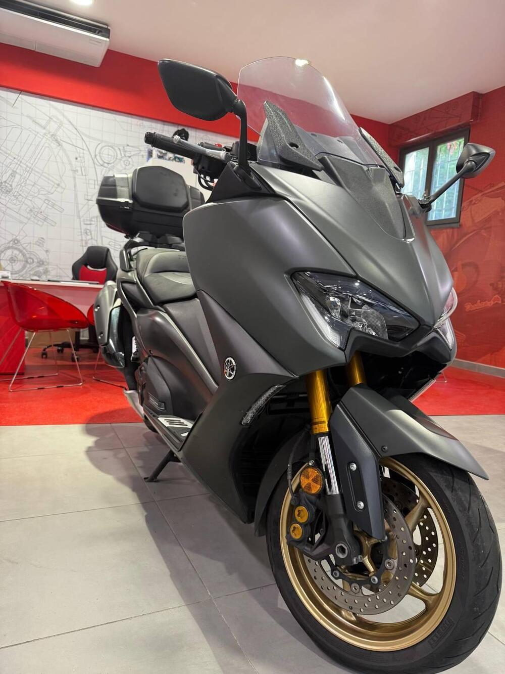 Yamaha T-Max 560 Tech Max (2020) (2)