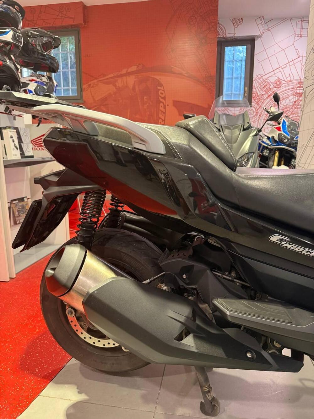 Yamaha T-Max 560 Tech Max (2020) (5)