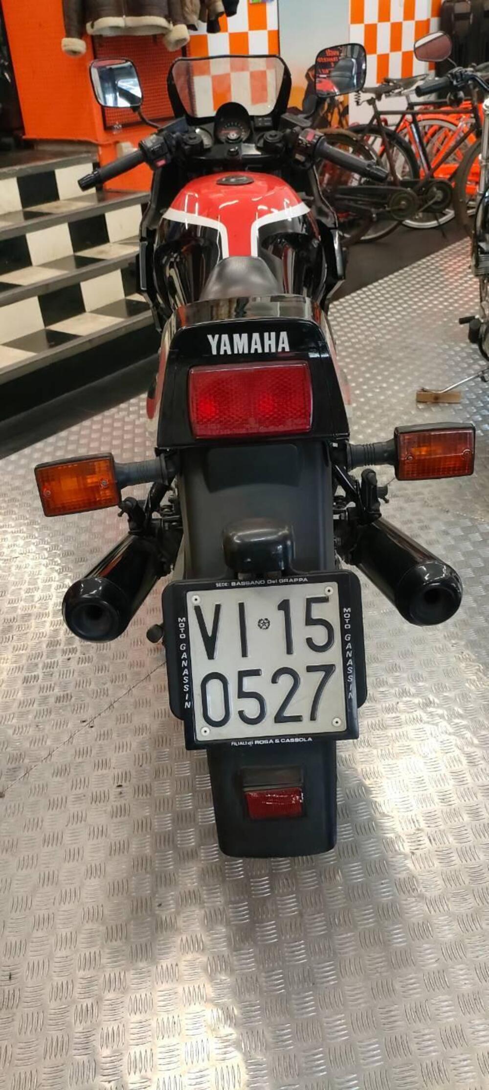 Yamaha FZ 750 (8)