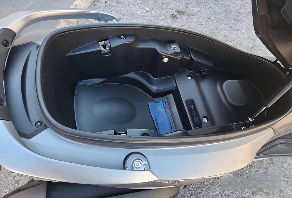 Kymco Agility 300i (2021 - 25) (6)