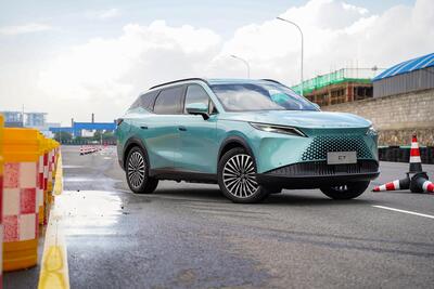 Omoda 7 in arrivo in Italia: il nuovo SUV cinese tra tecnologia, comfort e motorizzazioni ibride