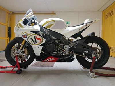 Aprilia RSV4 Factory APRC ABS (2011 - 15) usata