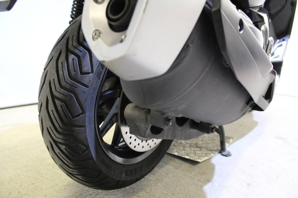 Yamaha X-Max 400 ABS (2013 - 16) (6)