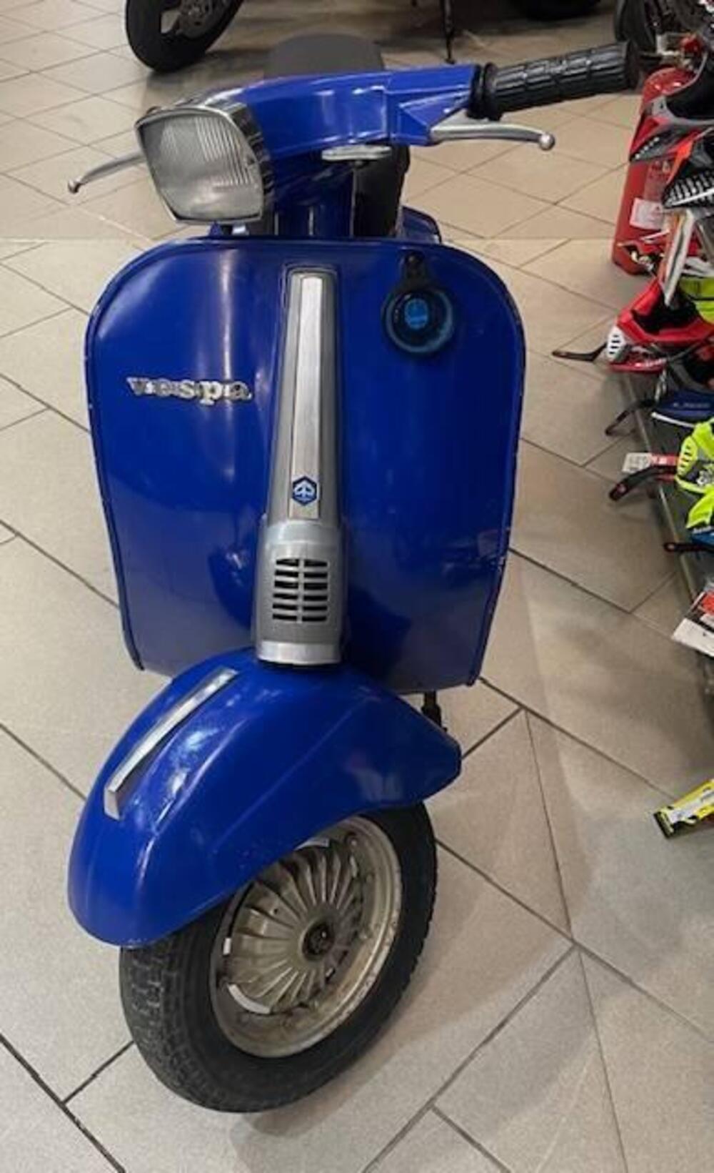 Piaggio vespa 50 special (2)
