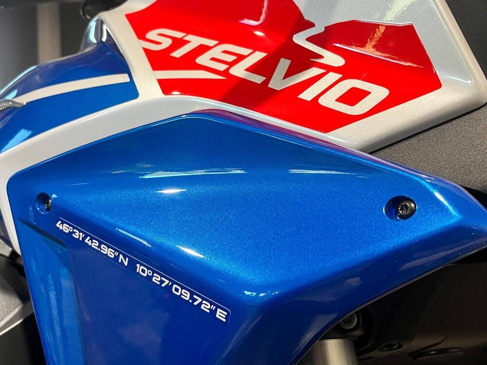 Moto Guzzi Stelvio Duecento Tributo (2025 - 26) (2)