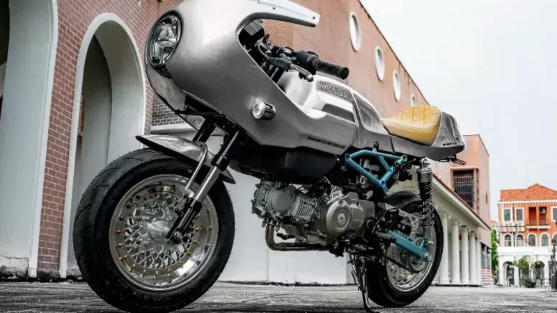Una Monkey Ducati? La piccola Honda diventa Paul Smart!