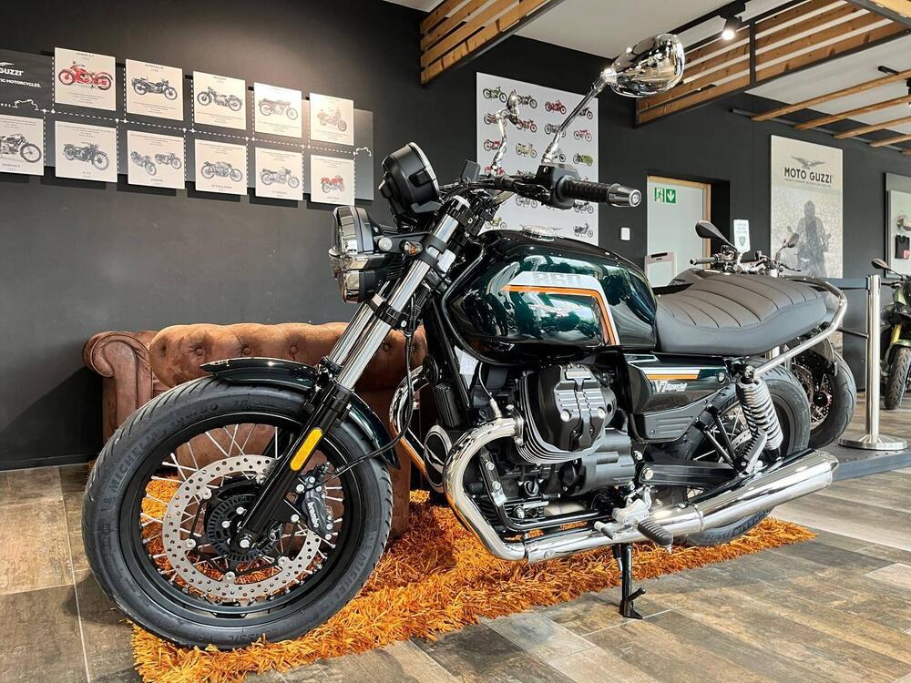 Moto Guzzi V7 Special (2025 - 26) (2)