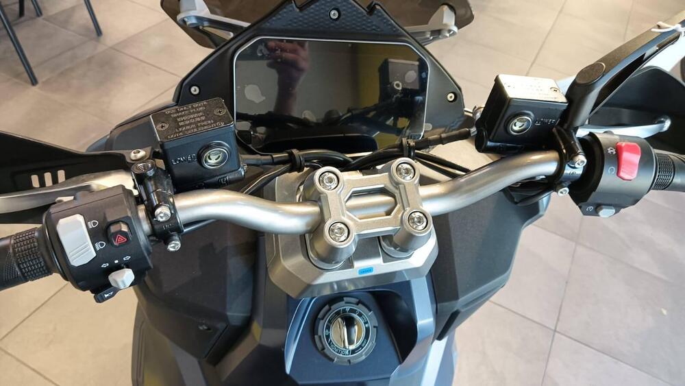 Sym ADX 300 (2024 - 25) (10)