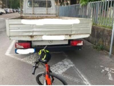 Lainate - bambino cade in bici contro un camion, il padre chiama la Polizia Locale ma viene multato 
