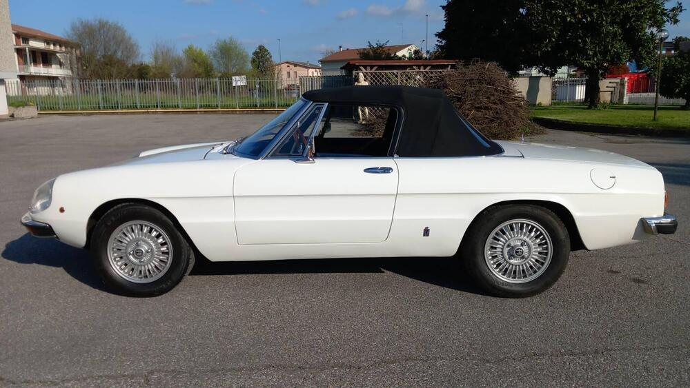 Alfa Romeo Spider 2000 veloce d'epoca a Mantova (6)