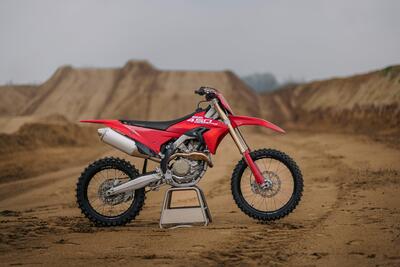 Ducati Desmo 450 MX: la cross di Borgo Panigale arriva finalmente nei concessionari [VIDEO]