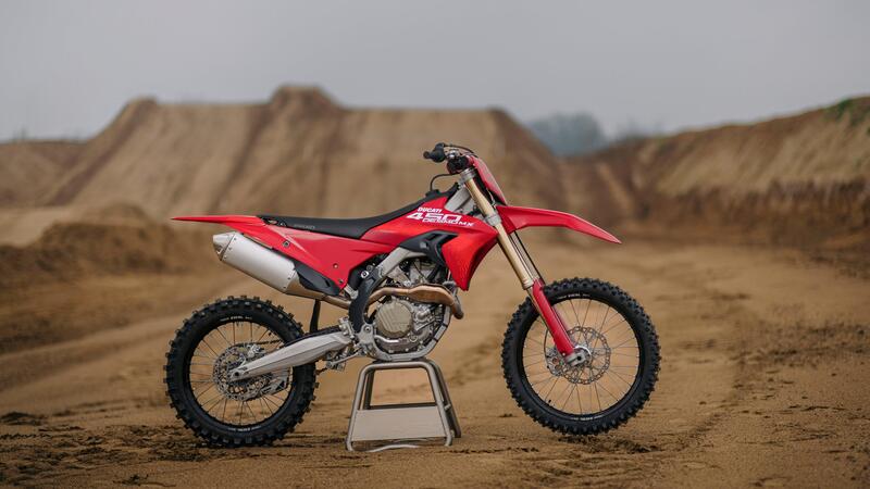 Ducati Desmo 450 MX: la cross di Borgo Panigale arriva finalmente nei concessionari [VIDEO]