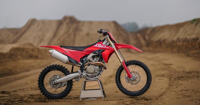 Ducati Desmo 450 MX: la cross di Borgo Panigale arriva finalmente nei concessionari [VIDEO]