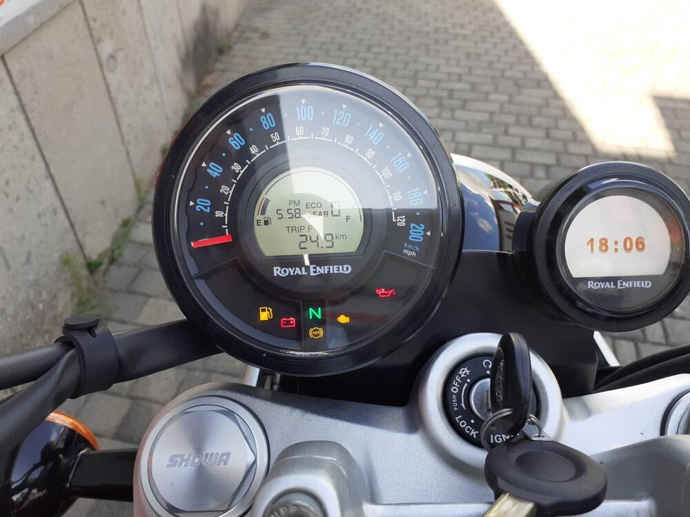 Royal Enfield Super Meteor 650 (2023 - 25) (19)