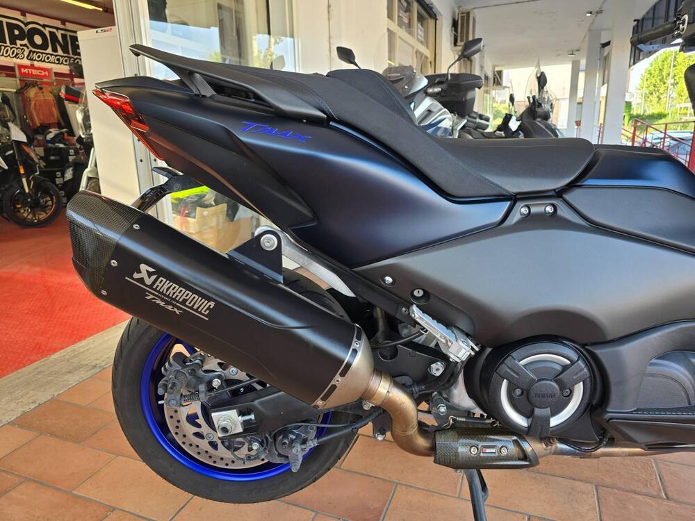 Yamaha T-Max 560 (2022 - 24) (8)