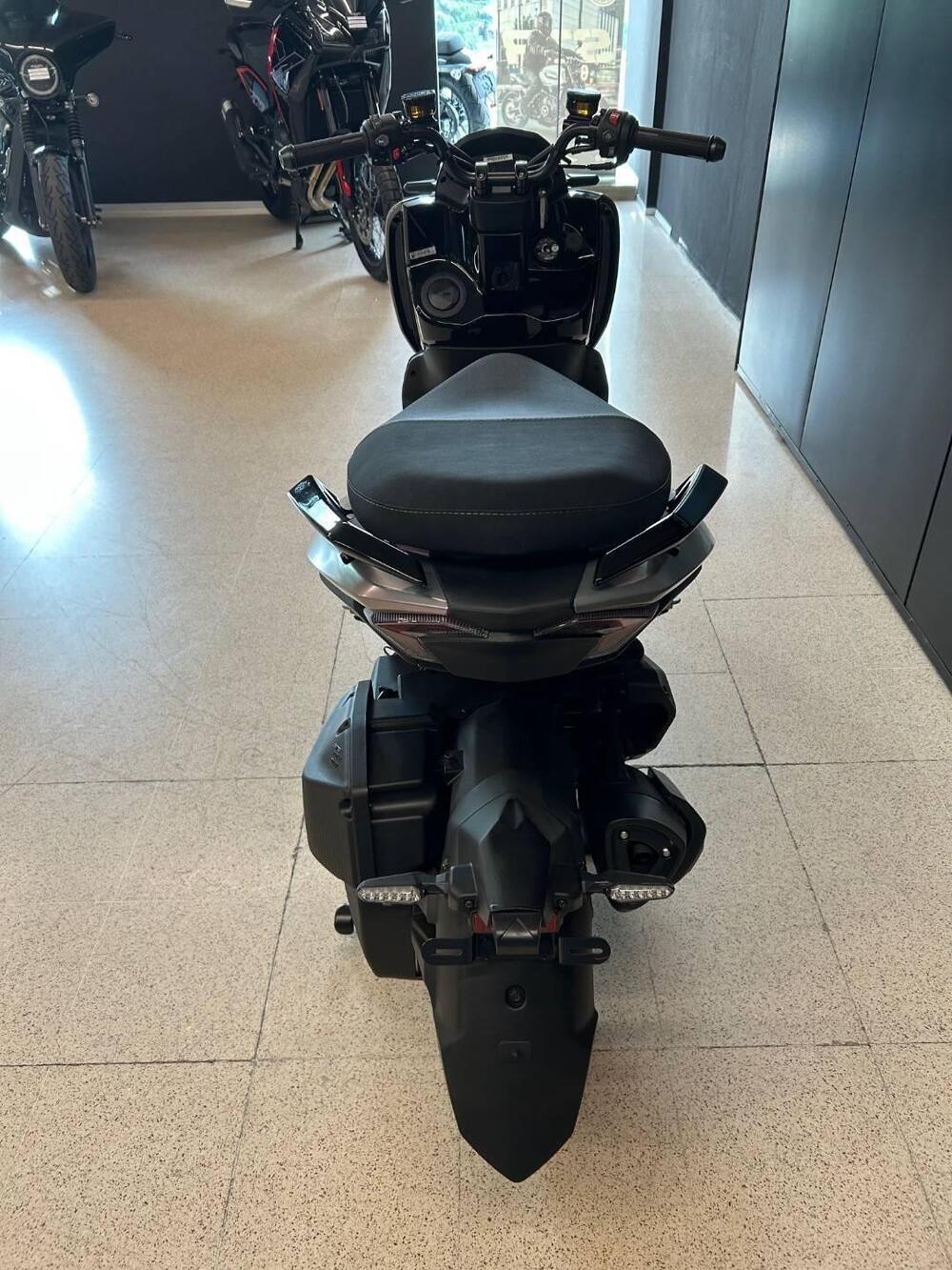 Sym MMBCU 160 (2024 - 26) (4)