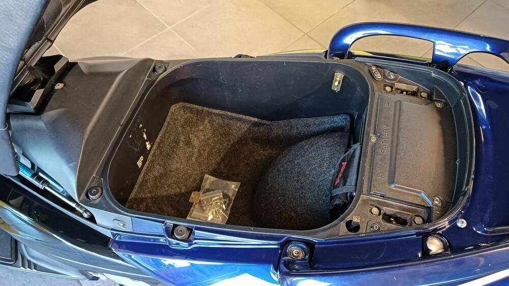 Yamaha T-Max 500 (2001 - 03) (8)