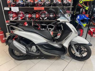 Piaggio MP3 300 ABS Hpe (2021 - 24) usata