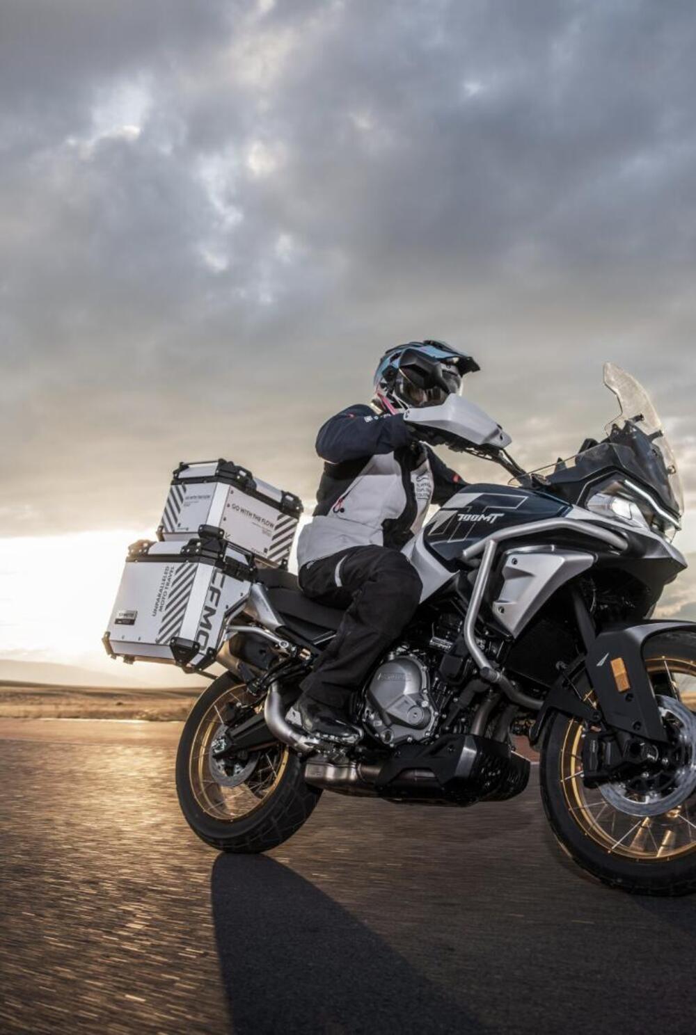 CFMOTO 700MT Adventure (2025) (5)