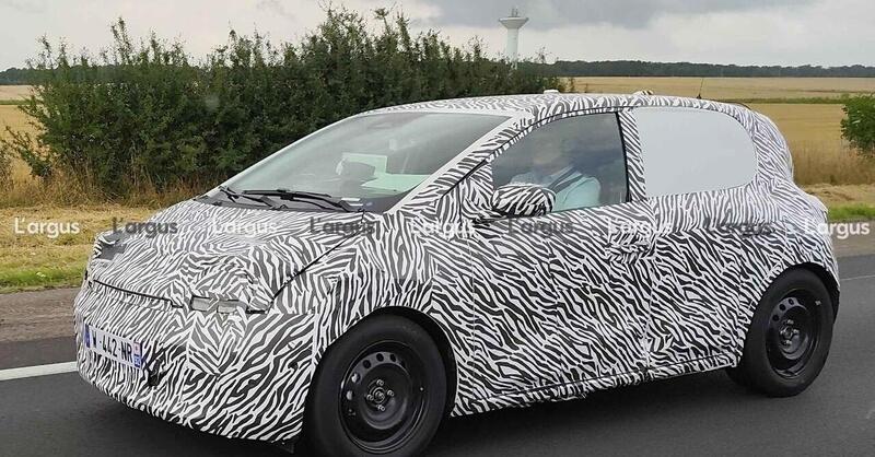 Renault Twingo 2026: prime foto in Francia per la citycar elettrica economica, ad un prezzo...