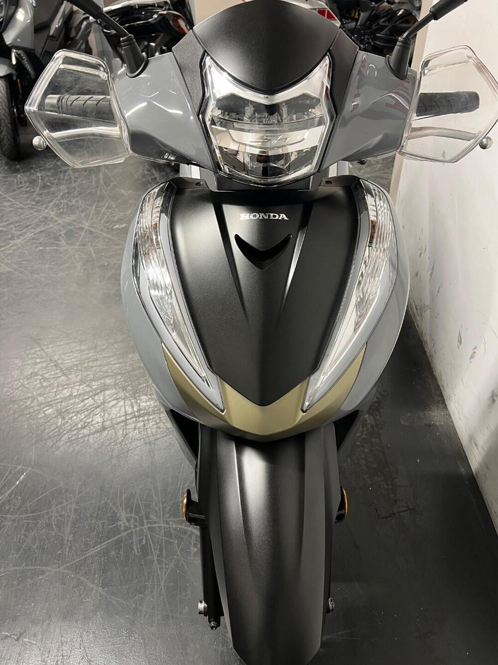 Honda SH 350 (2021 - 24) (3)