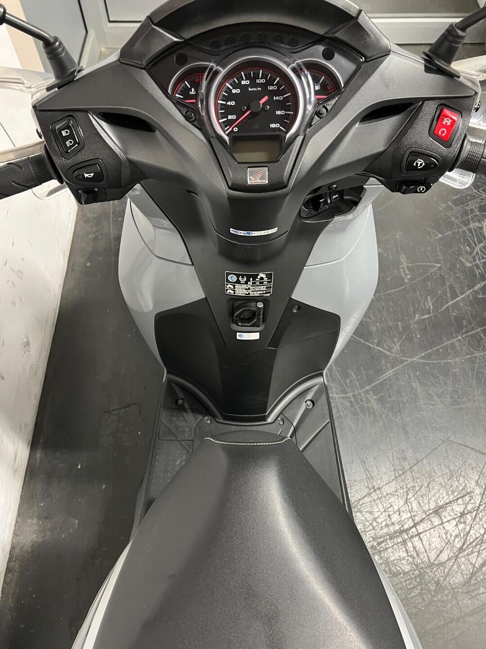 Honda SH 350 (2021 - 24) (8)