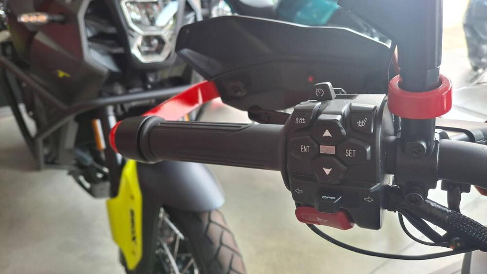 QJ Motor SRT 900 SX (2025 - 26) (3)