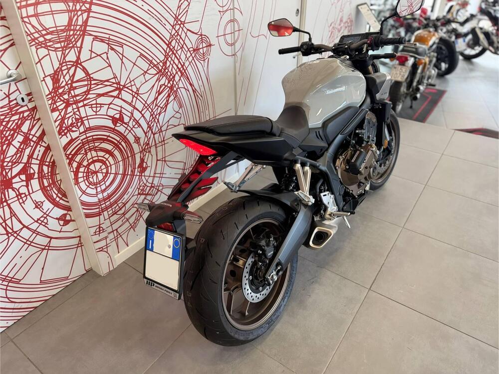 Honda CB 650 R E-Clutch (2024 - 26) (13)