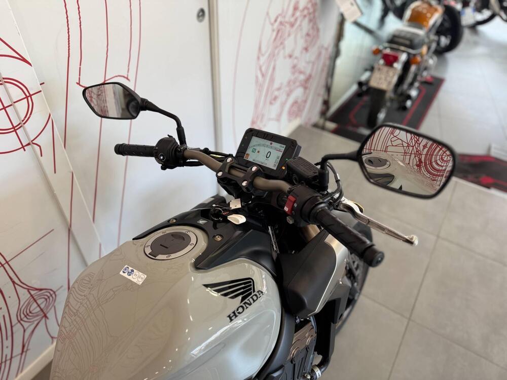 Honda CB 650 R E-Clutch (2024 - 26) (8)