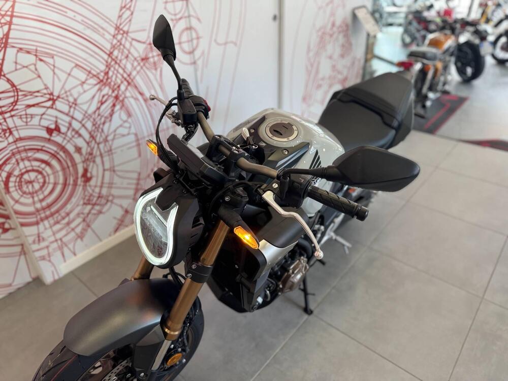 Honda CB 650 R E-Clutch (2024 - 26) (15)