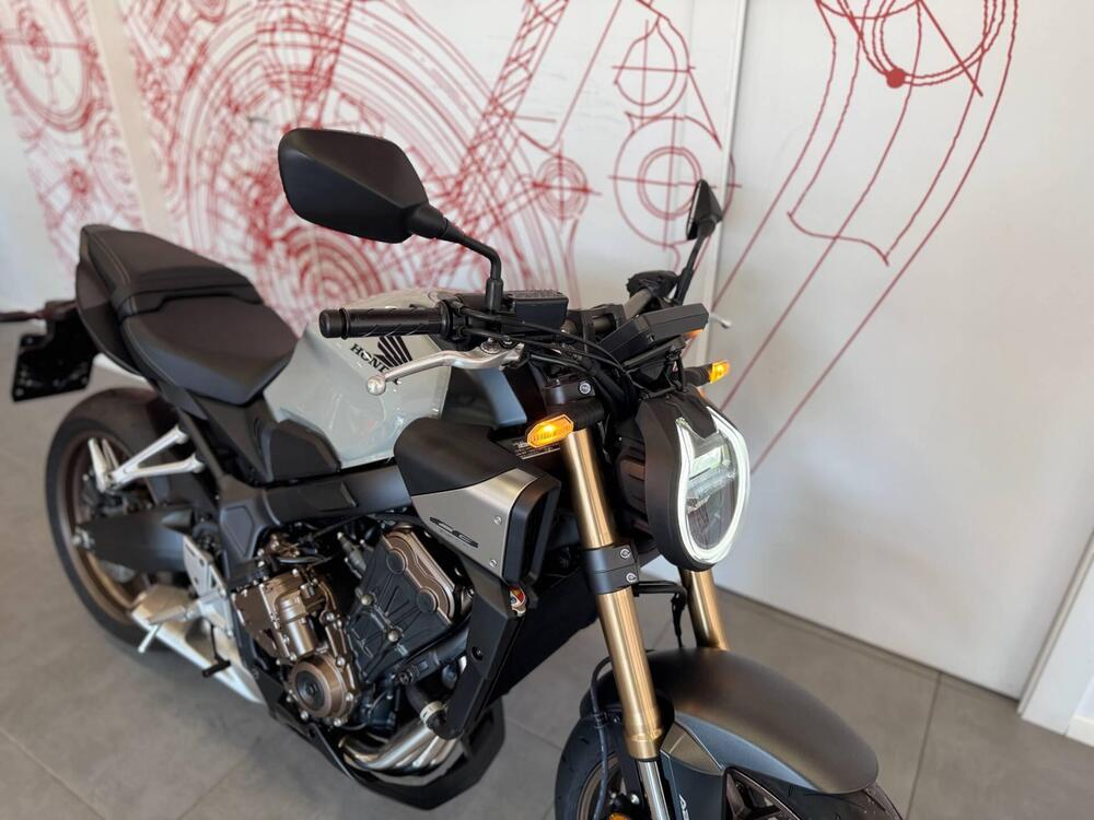 Honda CB 650 R E-Clutch (2024 - 26) (10)